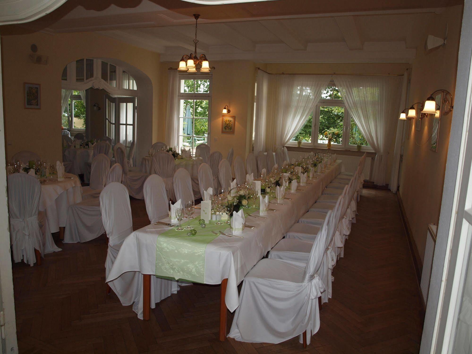 Hotel & Restaurant Bellevue Schmoelln Dış mekan fotoğraf